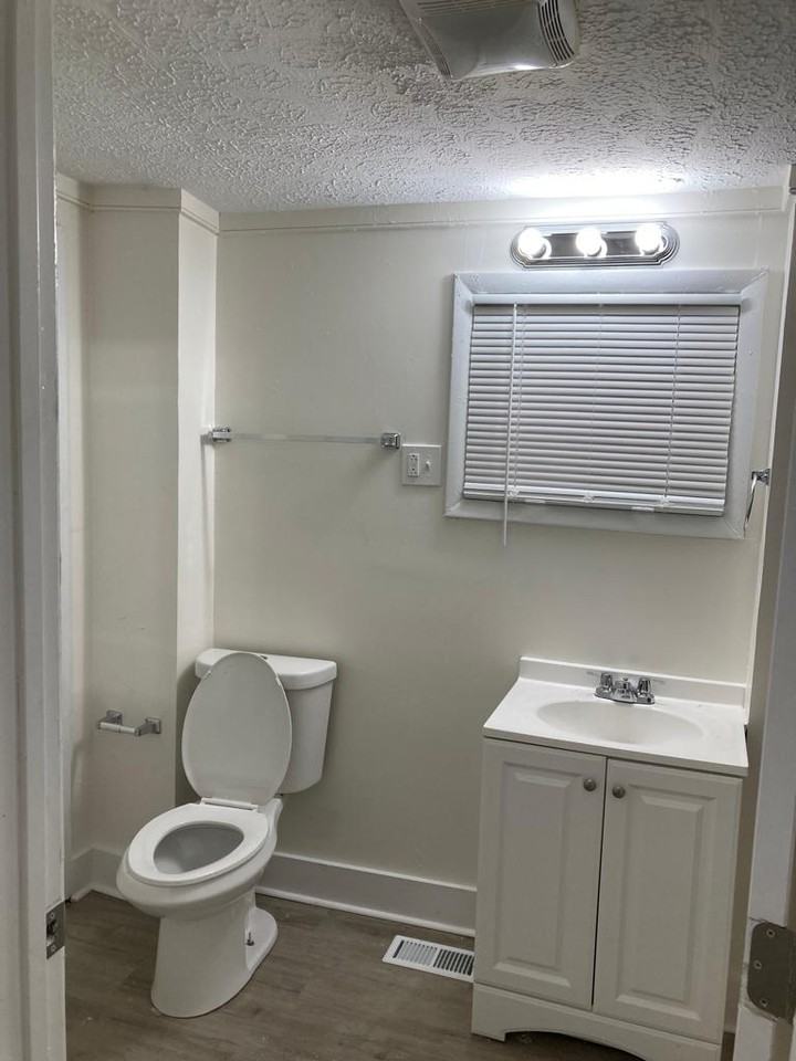 506 Pemberton St #1 - Photo 7 of 10