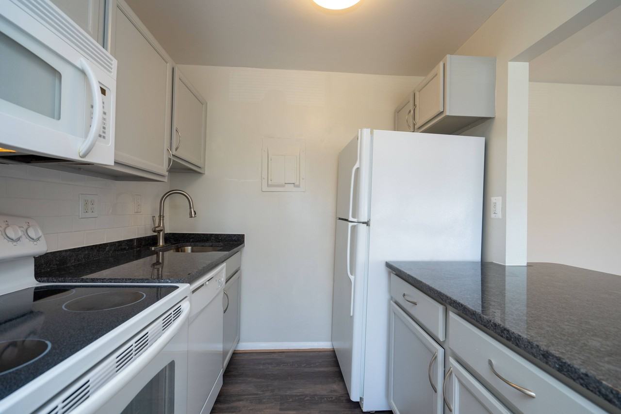 Cardinal Court - Photo 6 of 17