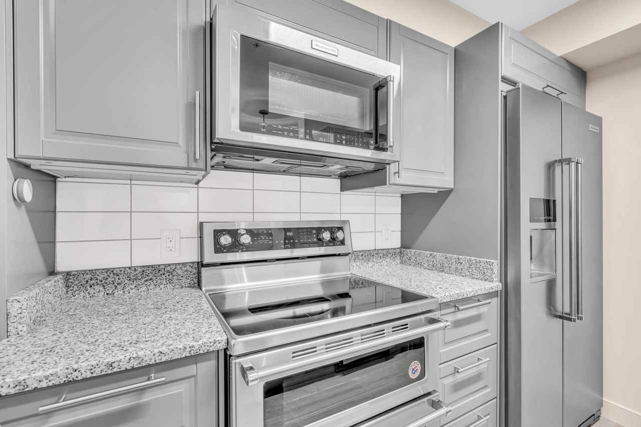 The Montana - Photo 2 of 14