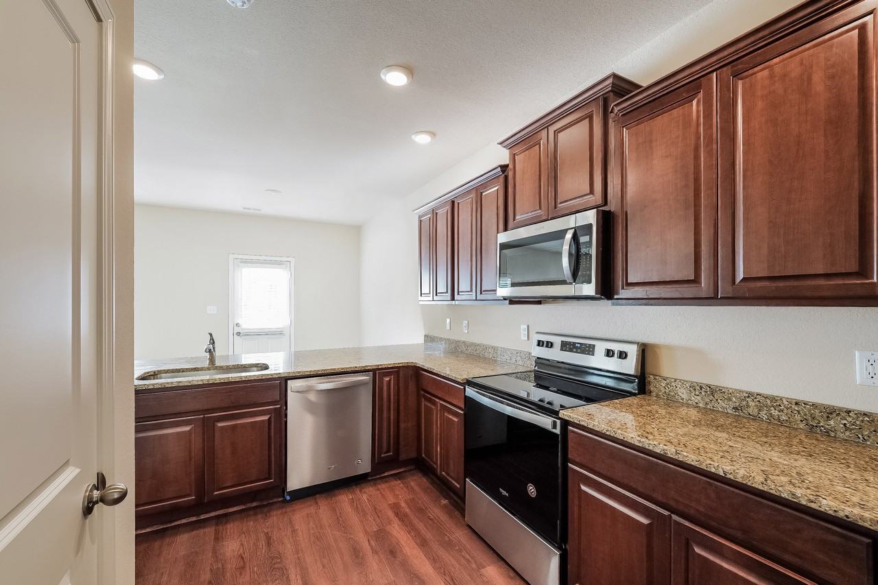 165 Clover Ln - Photo 5 of 14