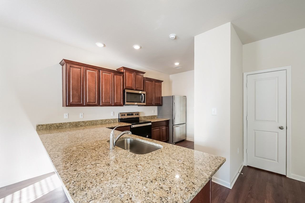 165 Clover Ln - Photo 6 of 14