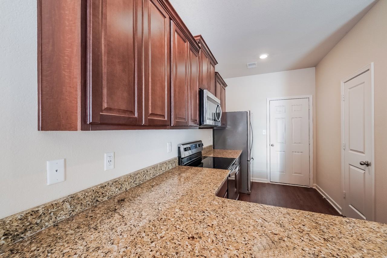 165 Clover Ln - Photo 7 of 14
