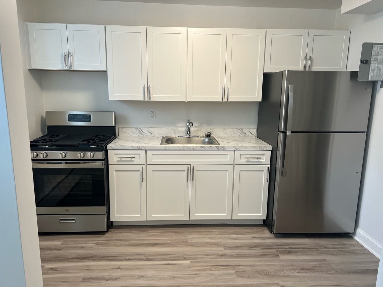 Smith Manor - Photo 3 of 5