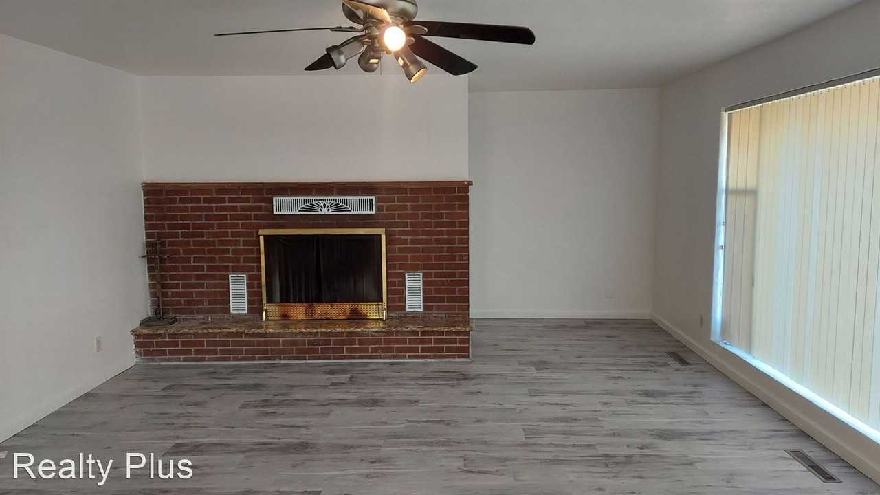 213 3rd St - Photo 2 of 31