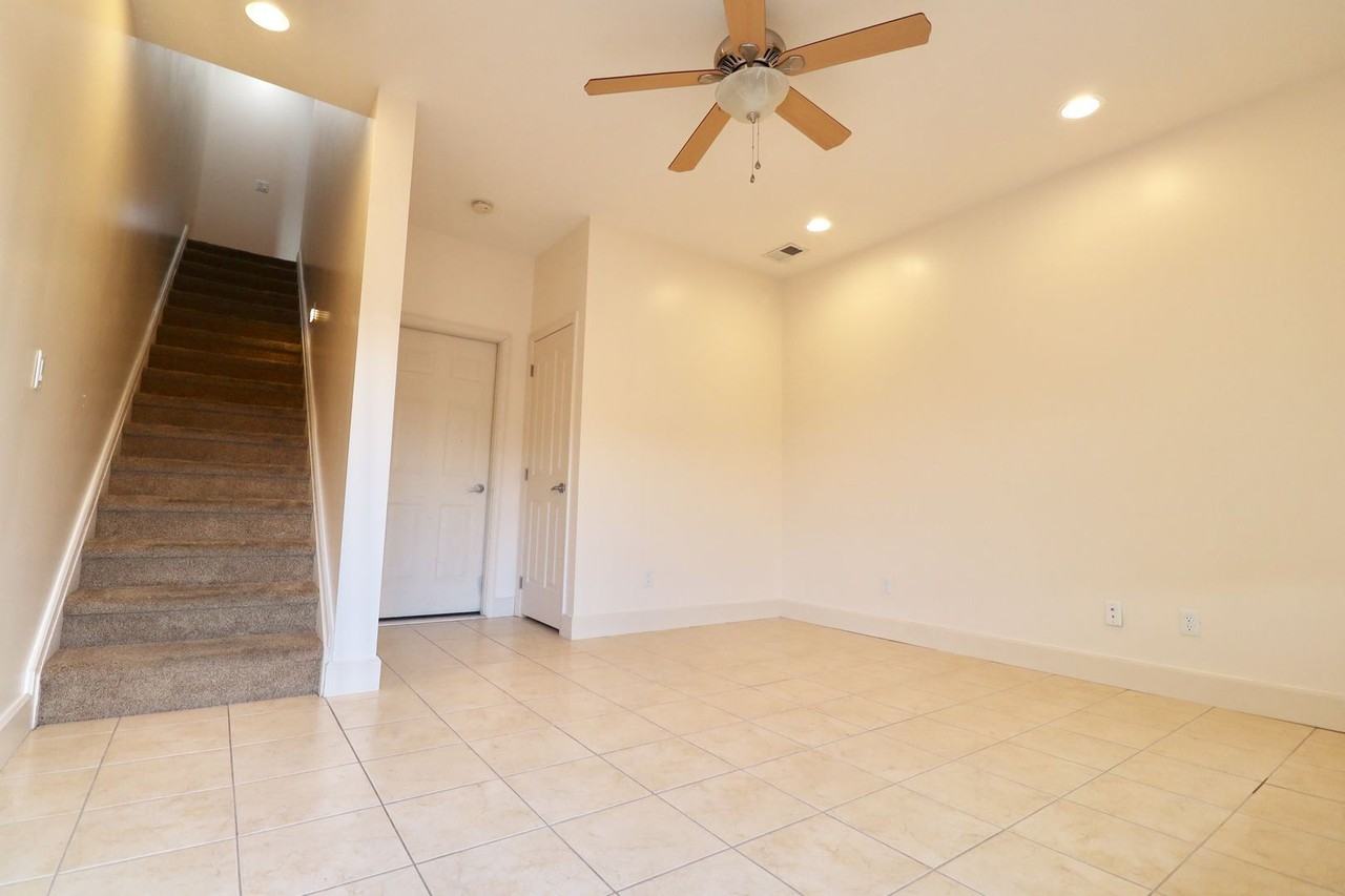 370 Frontier Ave - Photo 3 of 23