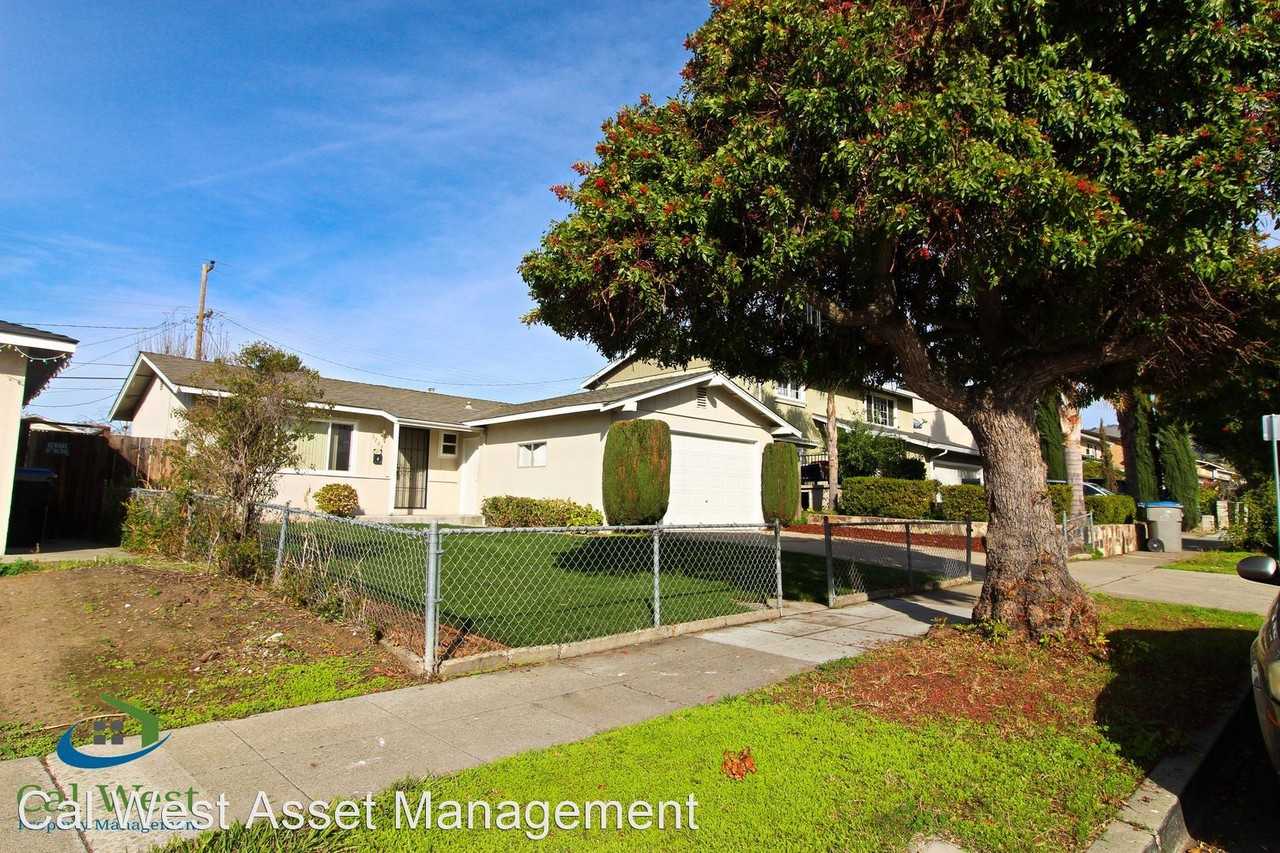 3269 Mount Rainier Dr - Photo 2 of 13