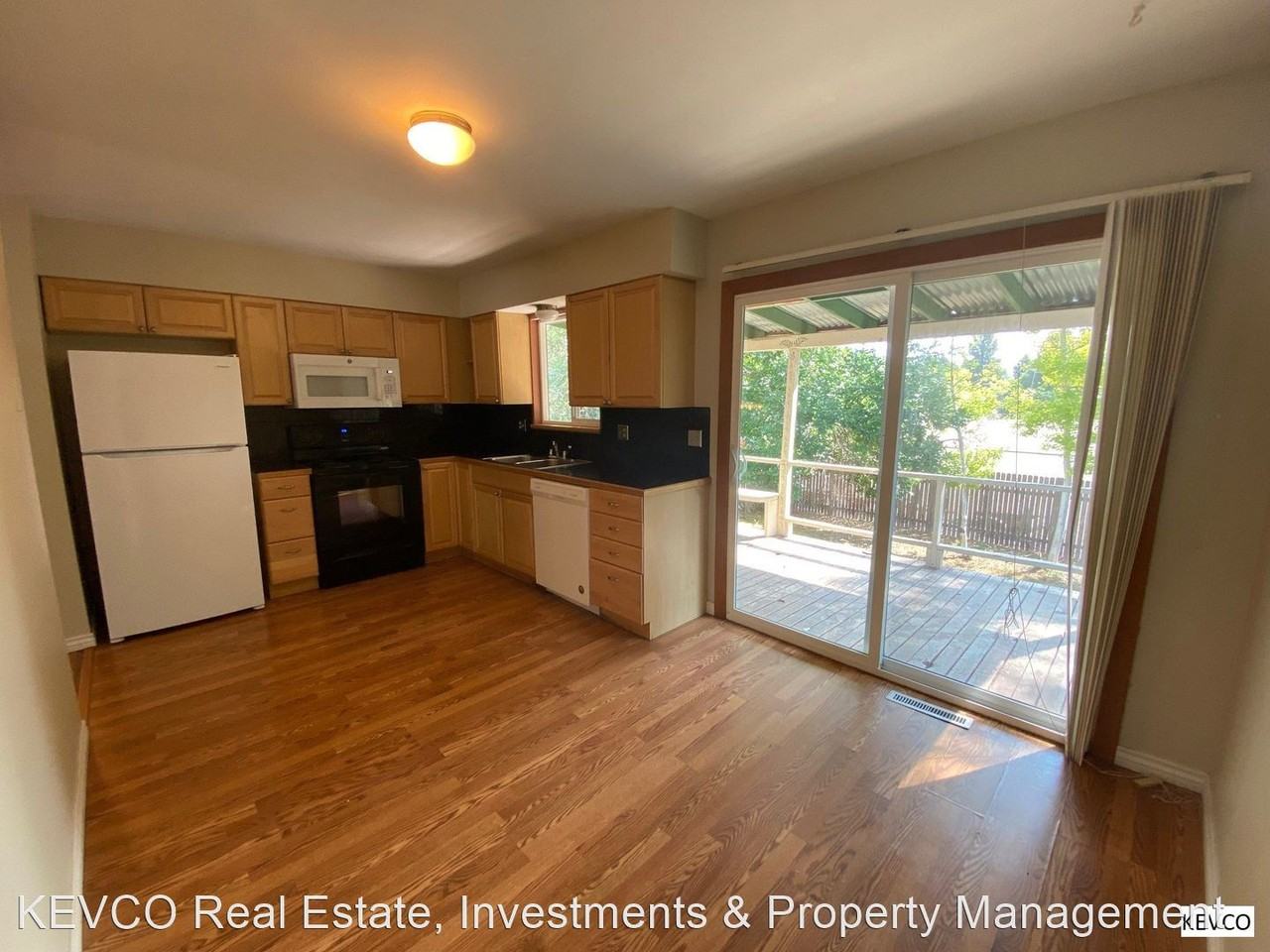 308 Briarwood Rd - Photo 3 of 12