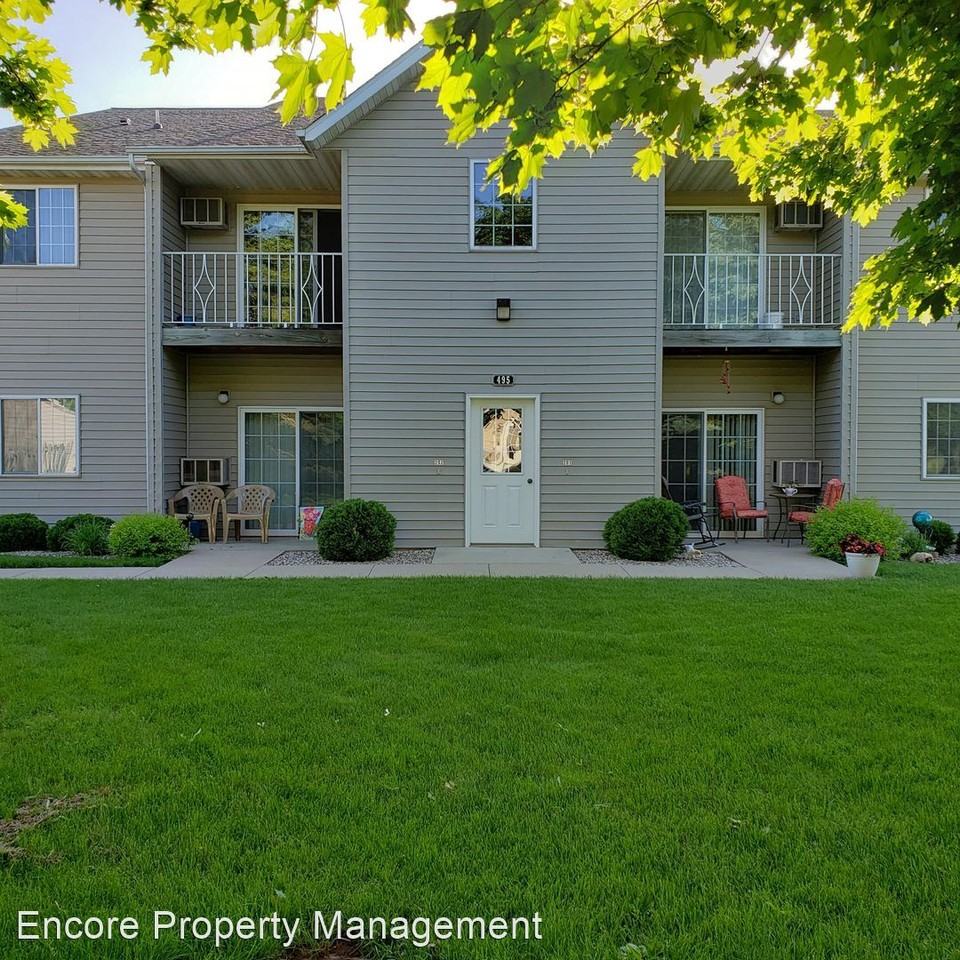 493 Oak Street 101-104 & 201-204 - Photo 2 of 26