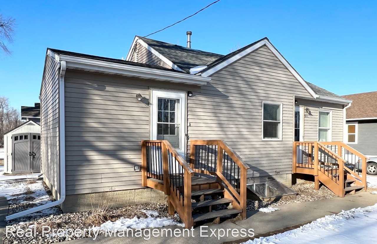 1900 E 31st St N - Photo 2 of 18