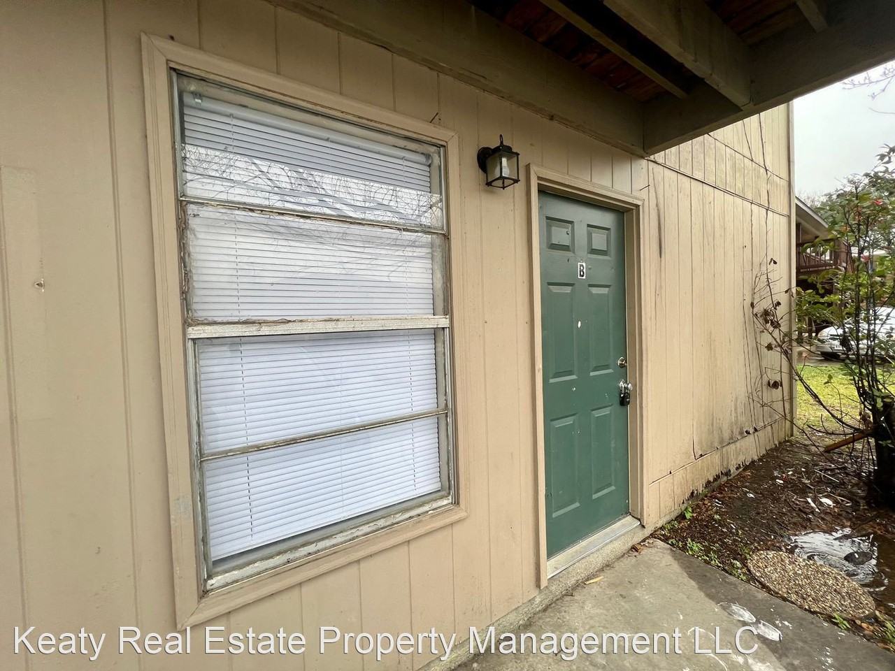 426 Vieux Orleans Circle - Photo 2 of 10