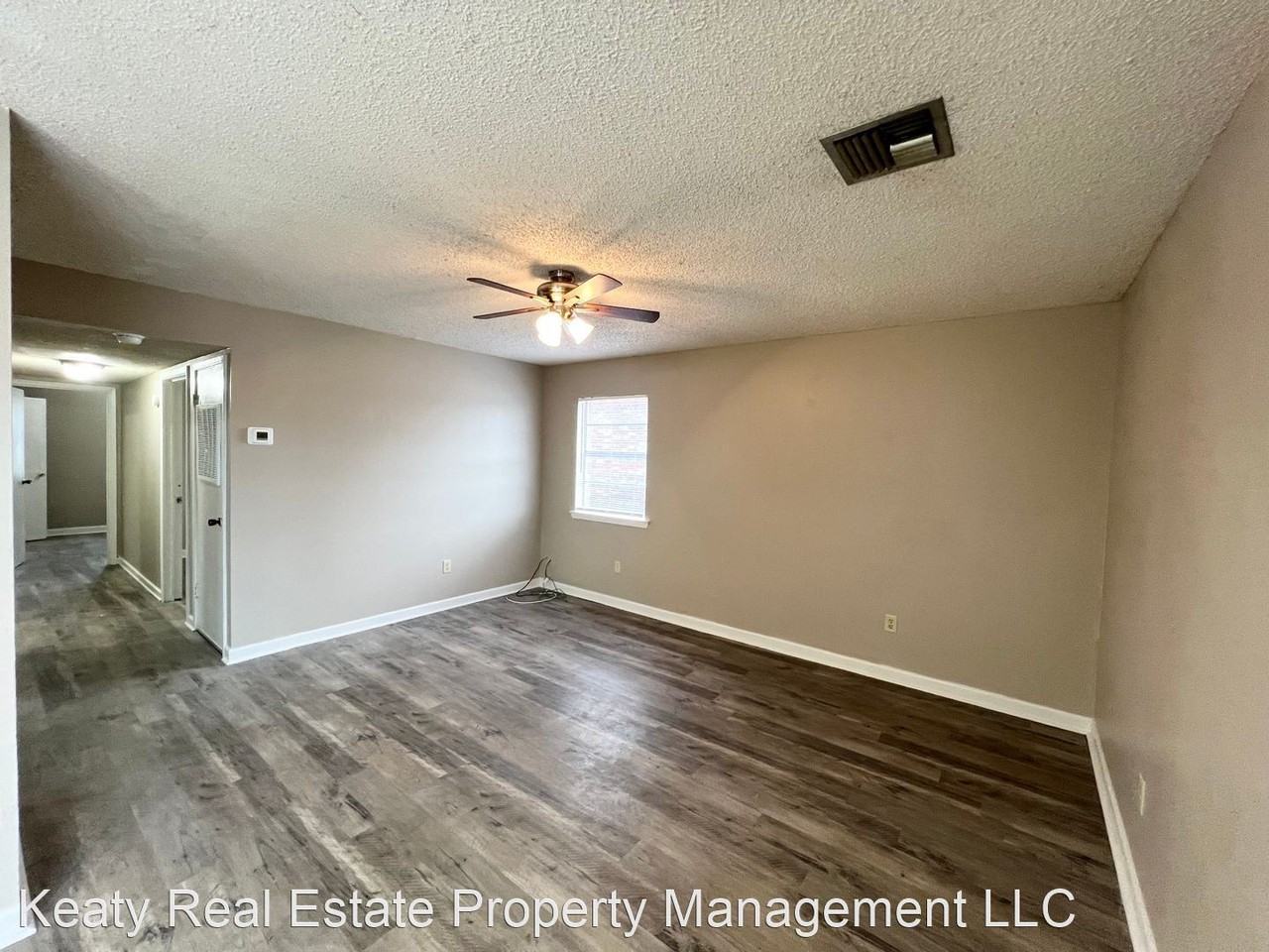 426 Vieux Orleans Circle - Photo 3 of 10