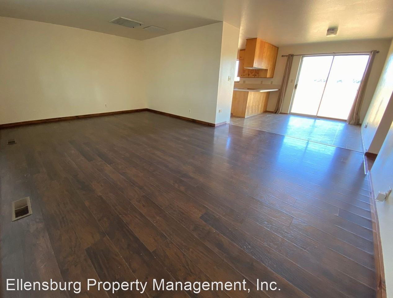 907 E Acacia Ln - Photo 3 of 28