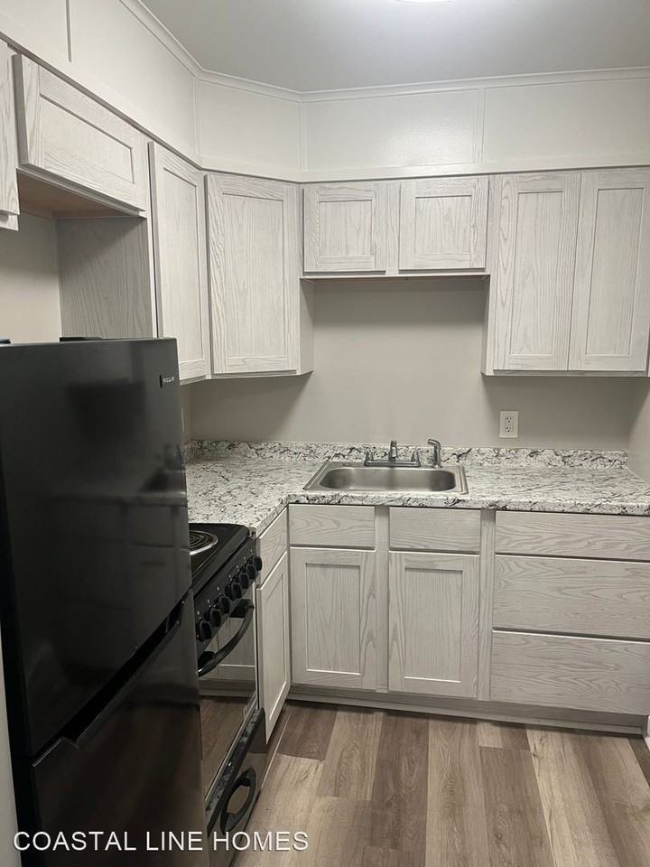 Haven Oaks - 1410 S Center Rd - Photo 2 of 10