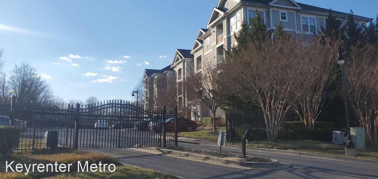 1321A Karen Blvd #203 - Photo 2 of 41