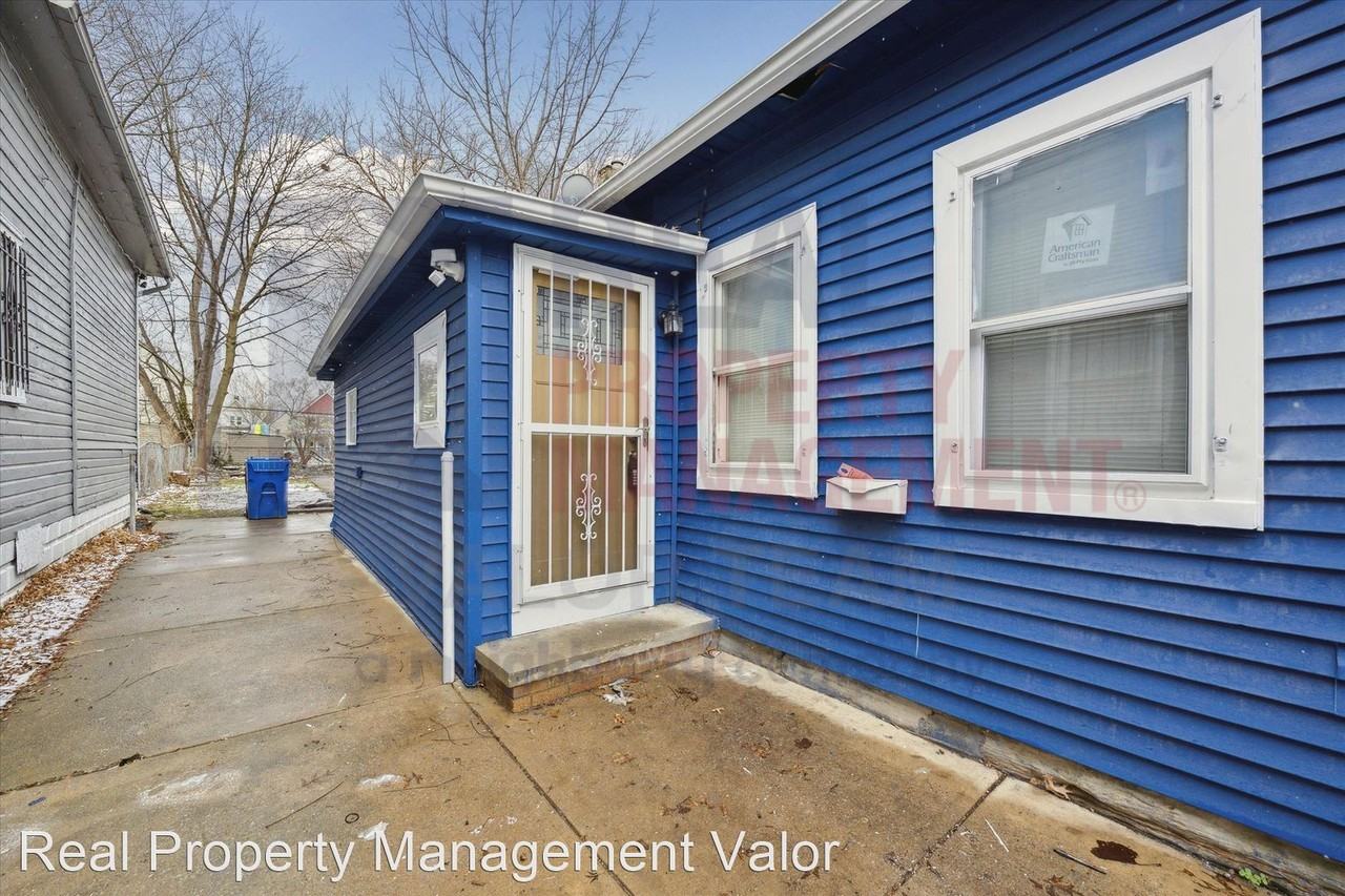 3209 Trowbridge Ave - Photo 2 of 17