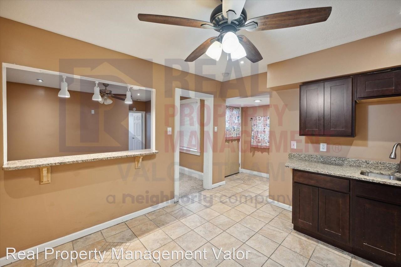 3209 Trowbridge Ave - Photo 3 of 17
