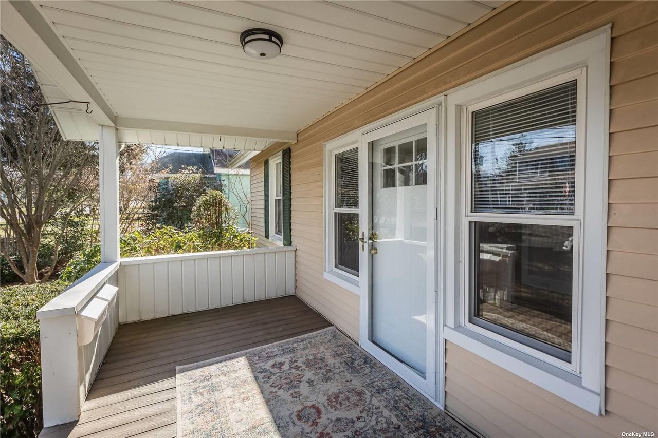 101 Seaview Ter - Photo 2 of 26