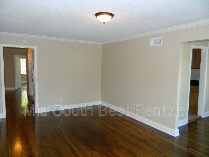 1026 Springdale St - Photo 5 of 7