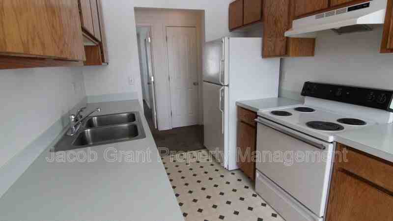 375 Golden St #3 - Photo 3 of 19