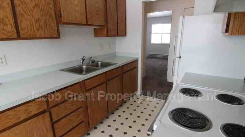 375 Golden St #3 - Photo 4 of 19