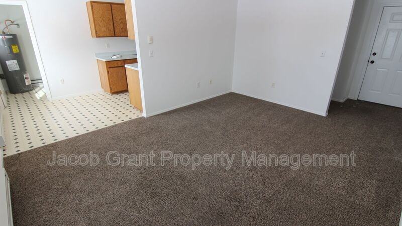 375 Golden St #3 - Photo 5 of 19