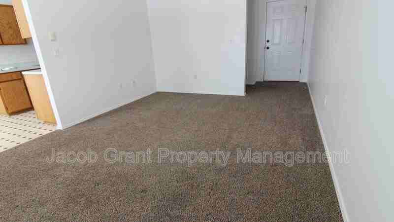 375 Golden St #3 - Photo 6 of 19