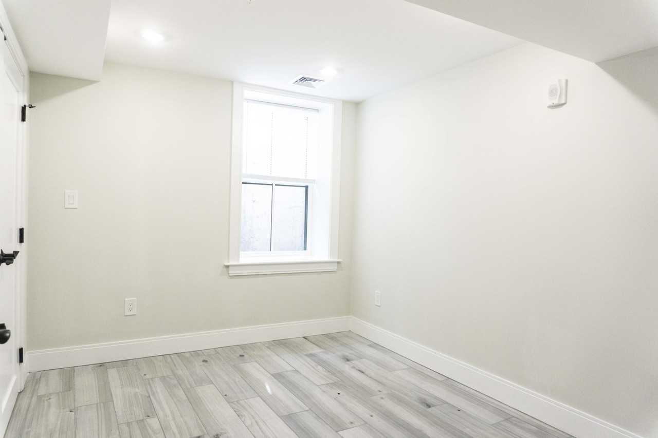 82 Linden St #1 - Photo 5 of 8