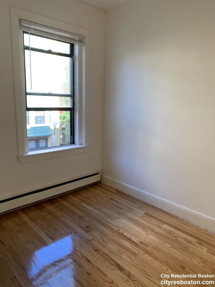 Cunard St #2 - Photo 5 of 17