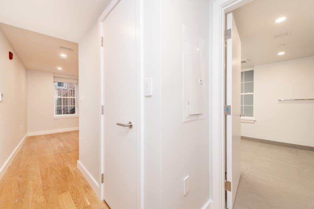22 Fleet St #7 - Photo 4 of 9