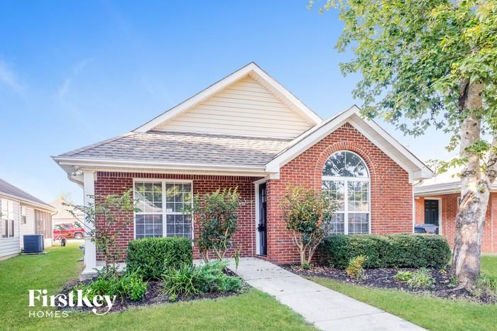 1069 Village Trl - Photo 2 of 15