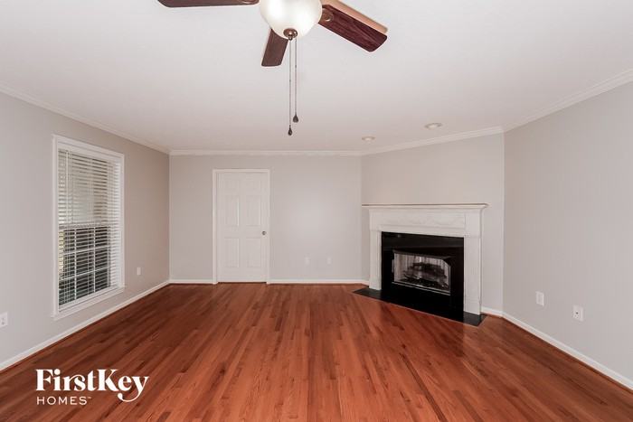 6798 Oak Leaf Ln - Photo 3 of 14