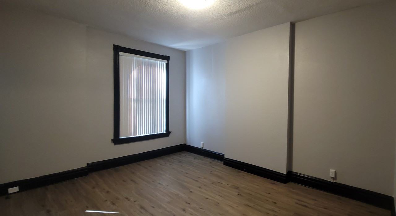 2127 Russell Boulevard ##2F - Photo 3 of 14