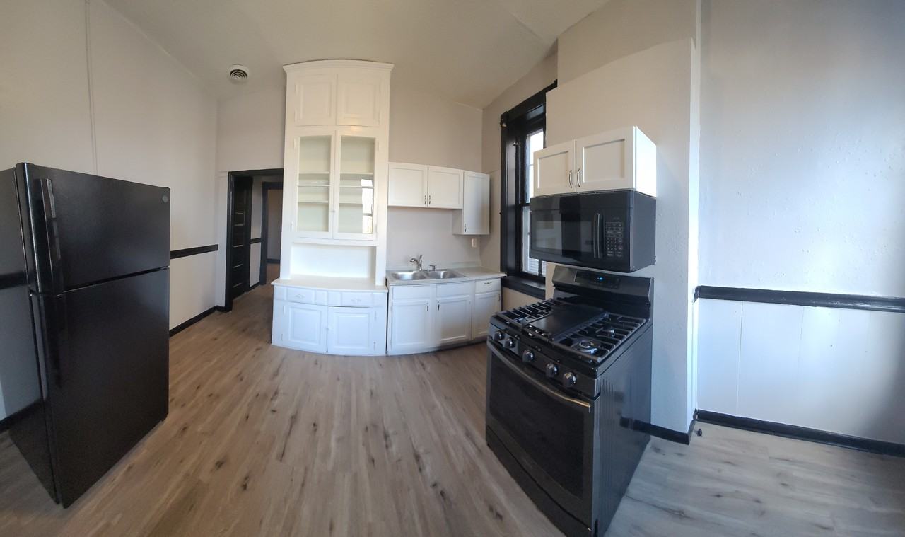 2127 Russell Boulevard ##2F - Photo 2 of 14