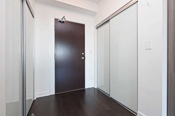 205 Manning Avenue ##302 - Photo 3 of 31