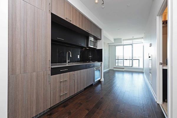 205 Manning Avenue ##302 - Photo 5 of 31