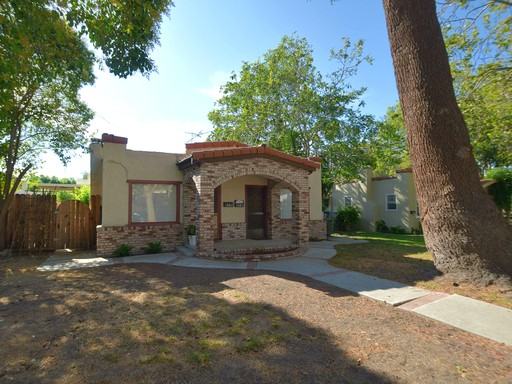 1085 Morris Ct - Photo 2 of 17