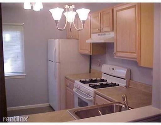 304 Park Pl #304 - Photo 2 of 10