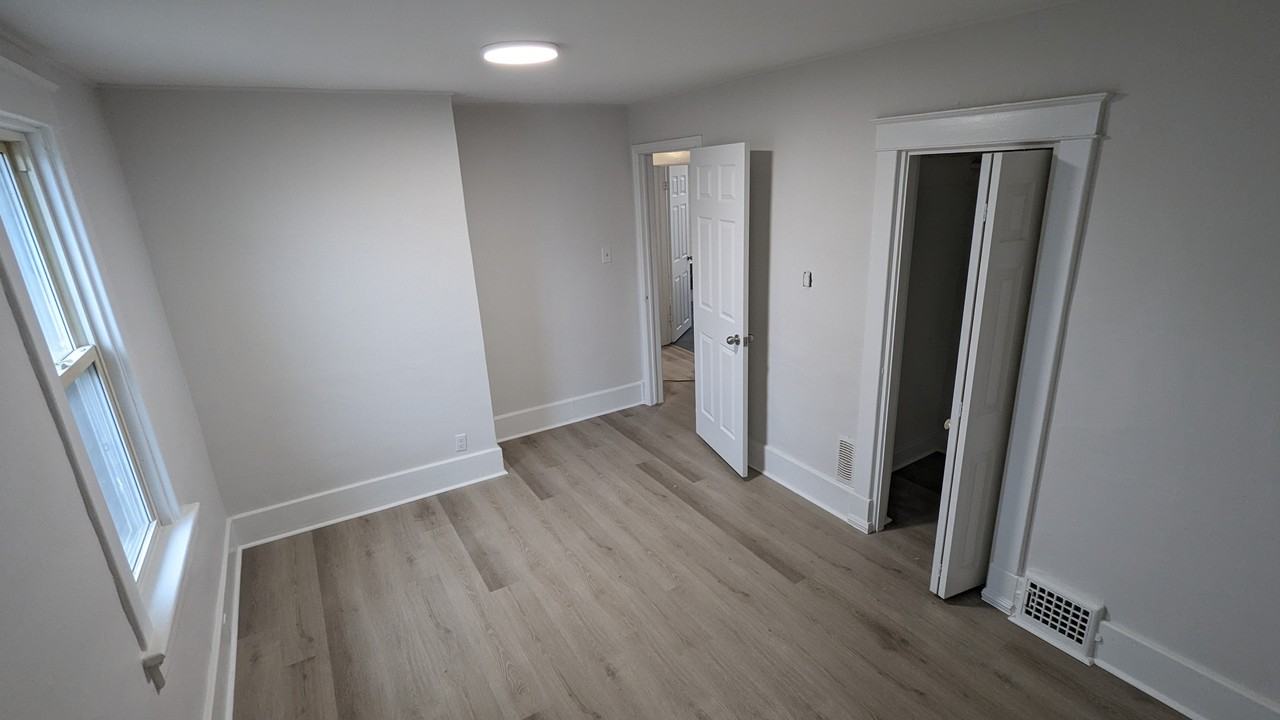 15 Frances Street North #1 - Photo 3 of 35