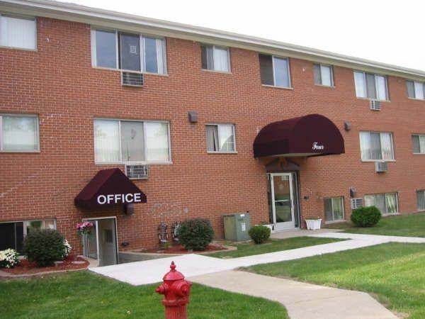 Old Orchard Apartments - Photo 2 of 7