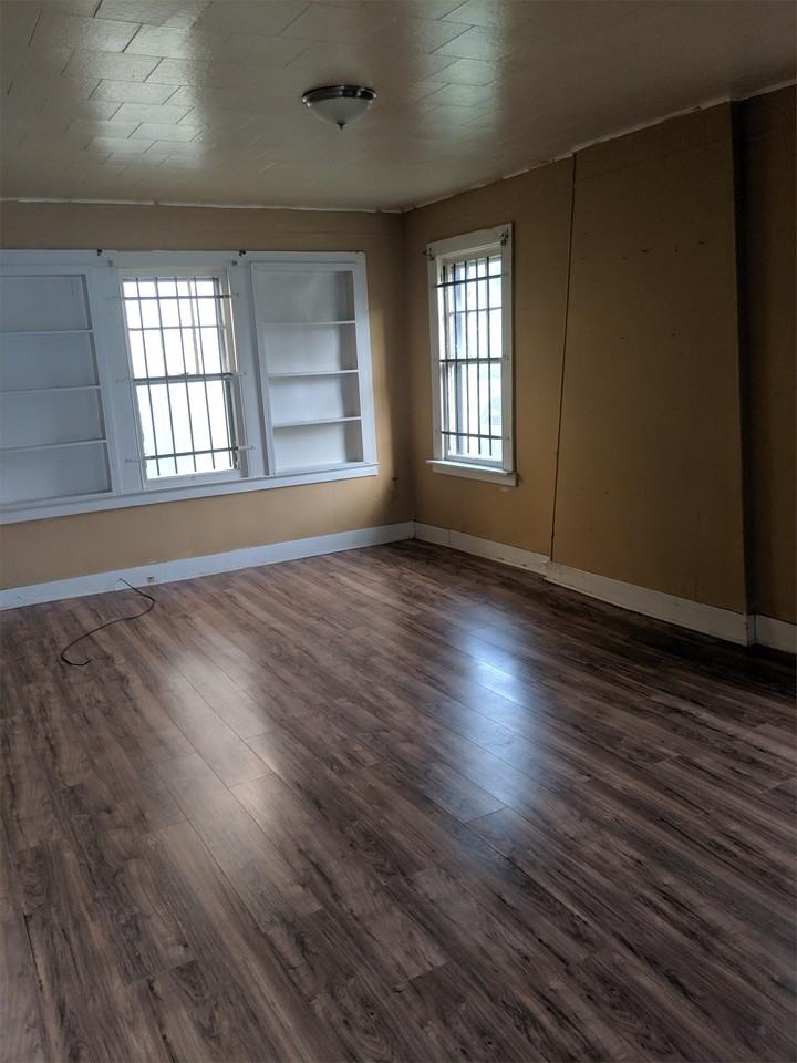 1840 Walnut St #1 - Photo 4 of 10