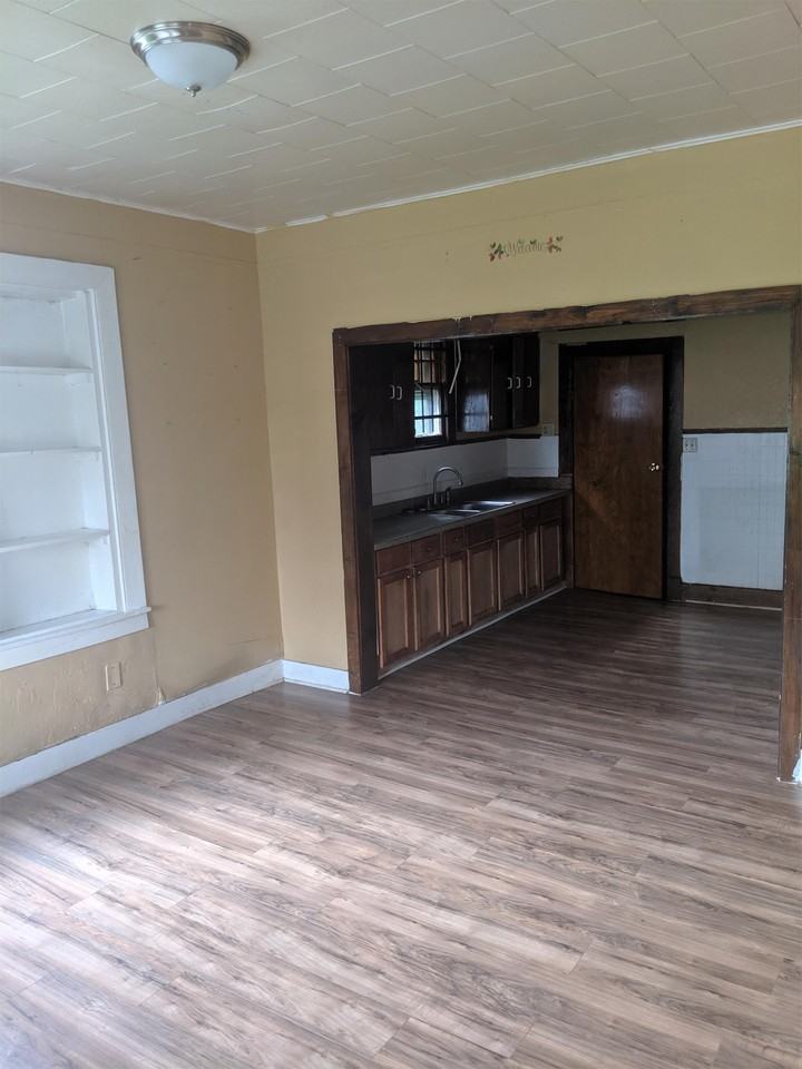 1840 Walnut St #1 - Photo 5 of 10