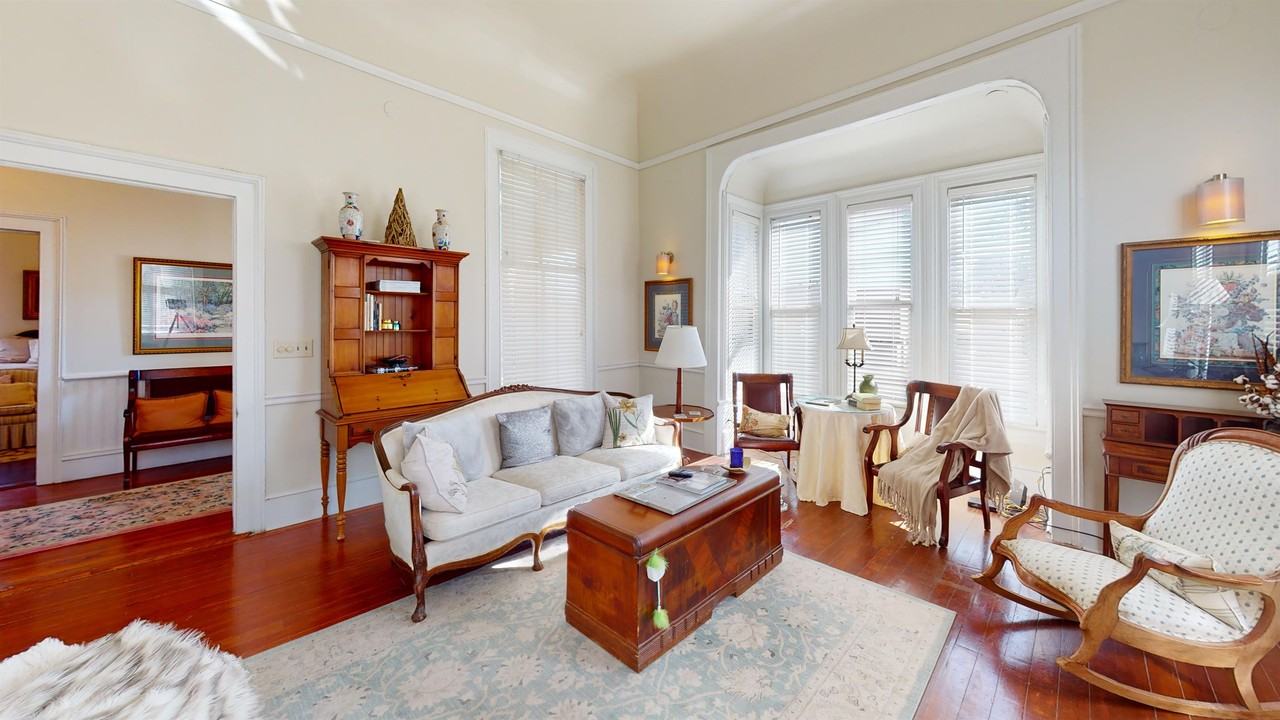 648 Clayton St #1 - Photo 6 of 33