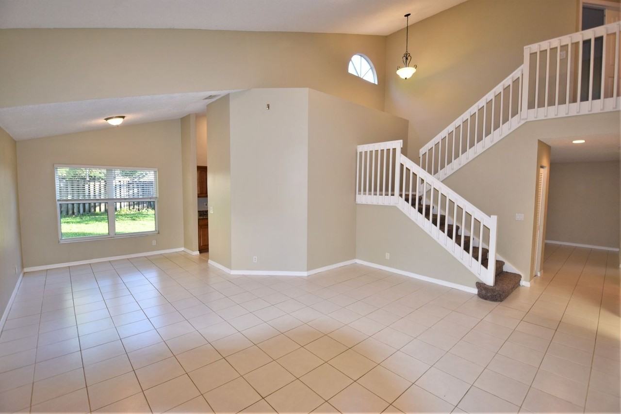 7393 Trescott Dr - Photo 2 of 23