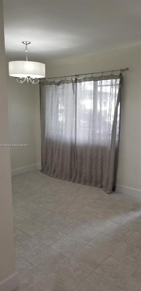 11520 Sw 140th Ter #11520 - Photo 2 of 8