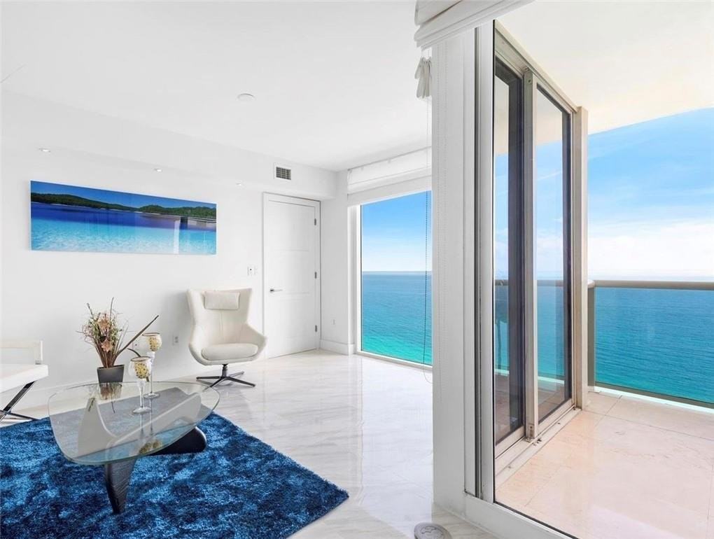 19111 Nw 39th Ct - Photo 3 of 8