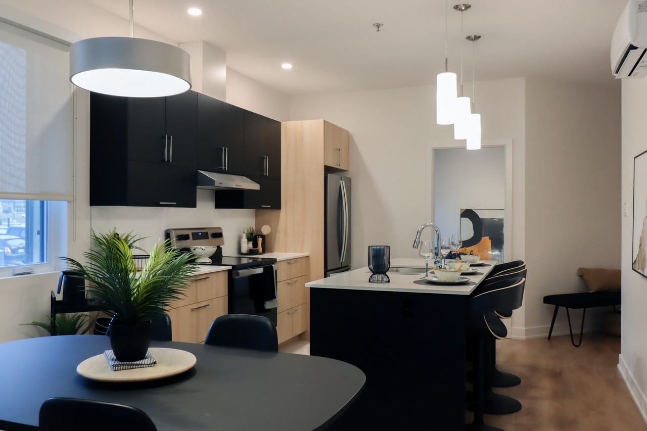 Nox Apartments 350 350 & 360 & 370 & 380 Boulevard De L'Amerique