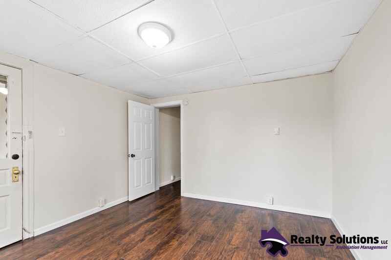 42 N Cove Rd - Photo 2 of 15