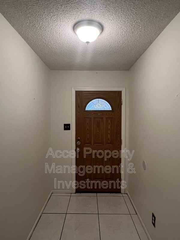 3400 Hummingbird Ave - Photo 2 of 15