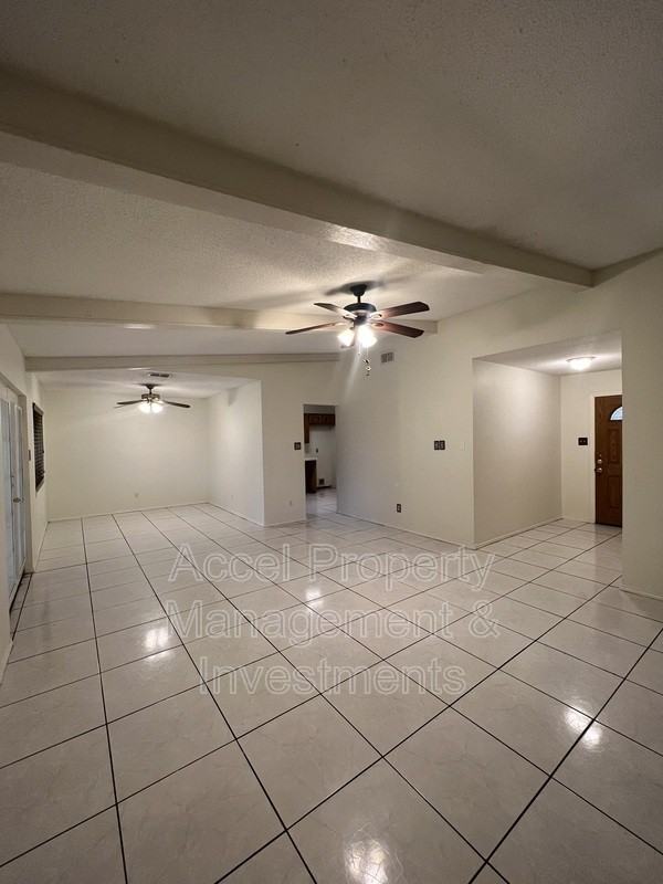 3400 Hummingbird Ave - Photo 3 of 15