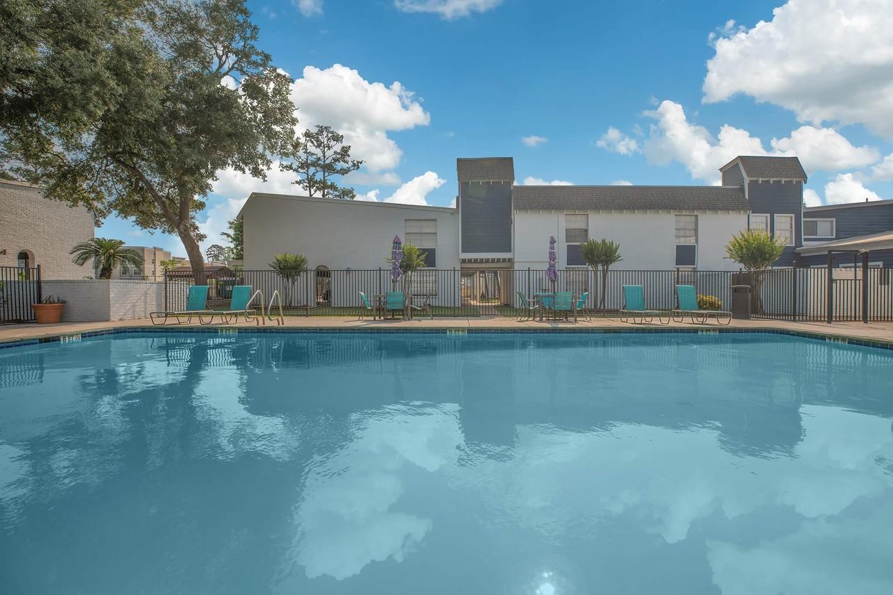 Whispering Oaks Apartments - Photo 2 of 23